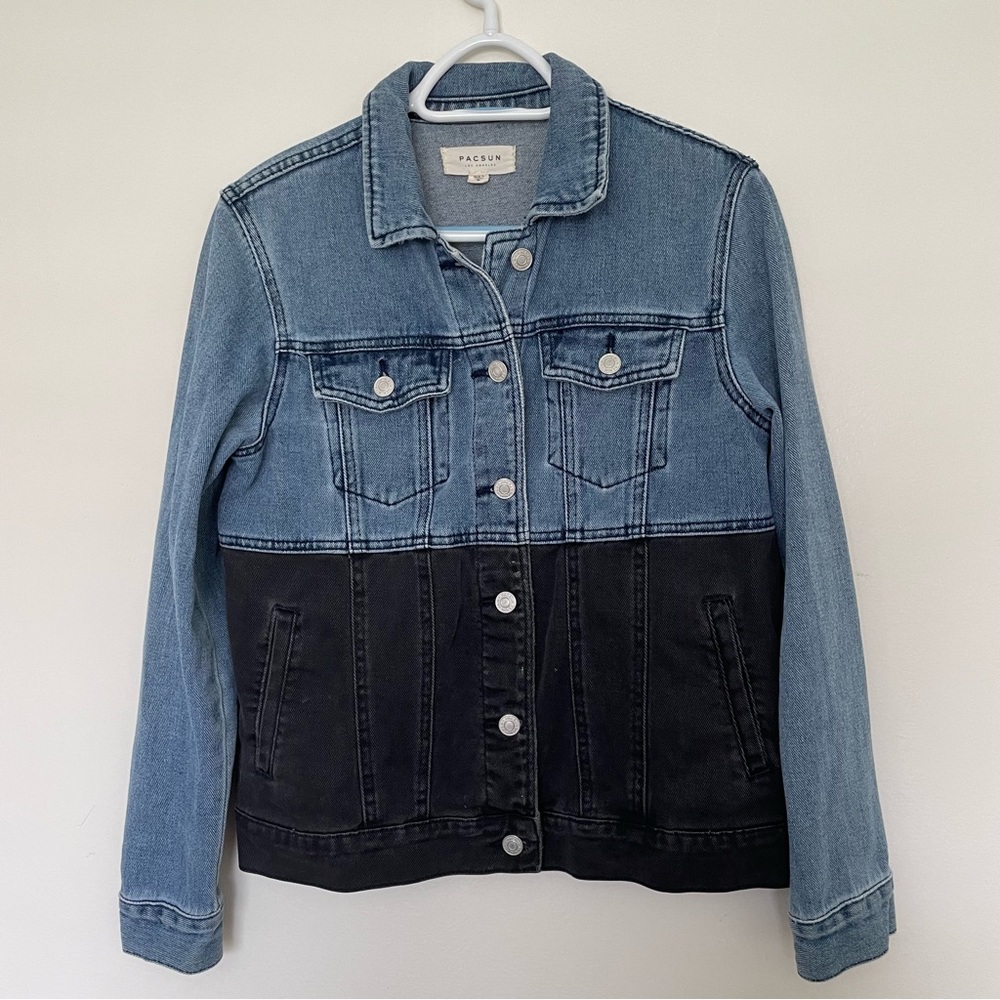 Pacsun two-toned denim jacket (Women’s S)